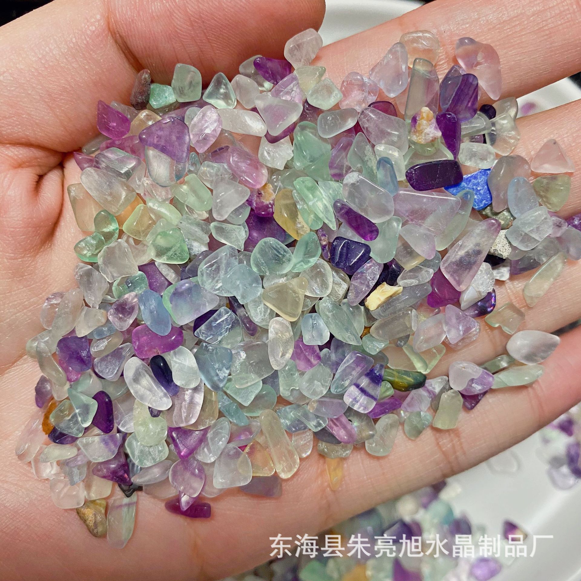 水晶彩莹石 从消磁碎石到灵动装饰的多功能瑰宝